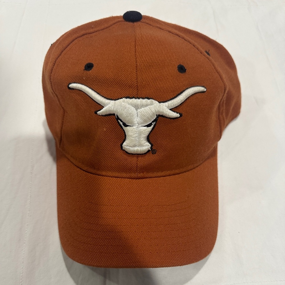 Zephyr Black and Orange Cap with Longhorn Design